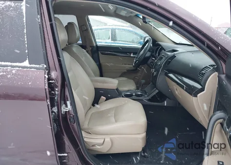 2011 Kia Sorento Lx z USA, uszkodzony, nr VIN 5XYKTDA16BG094963